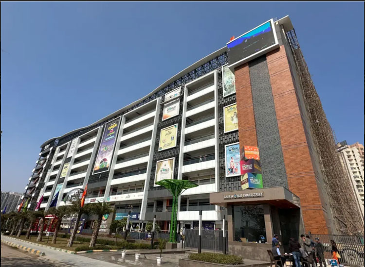 Gaur World SmartStreet construction update